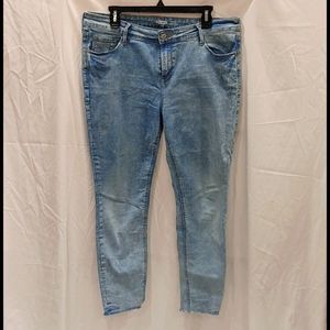 Old Navy Raw Edge Super Skinny Stretch Rock Star